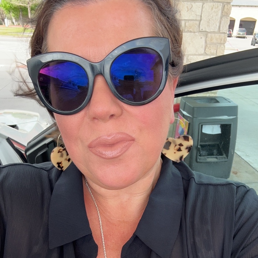 Meet your Posher, Tina